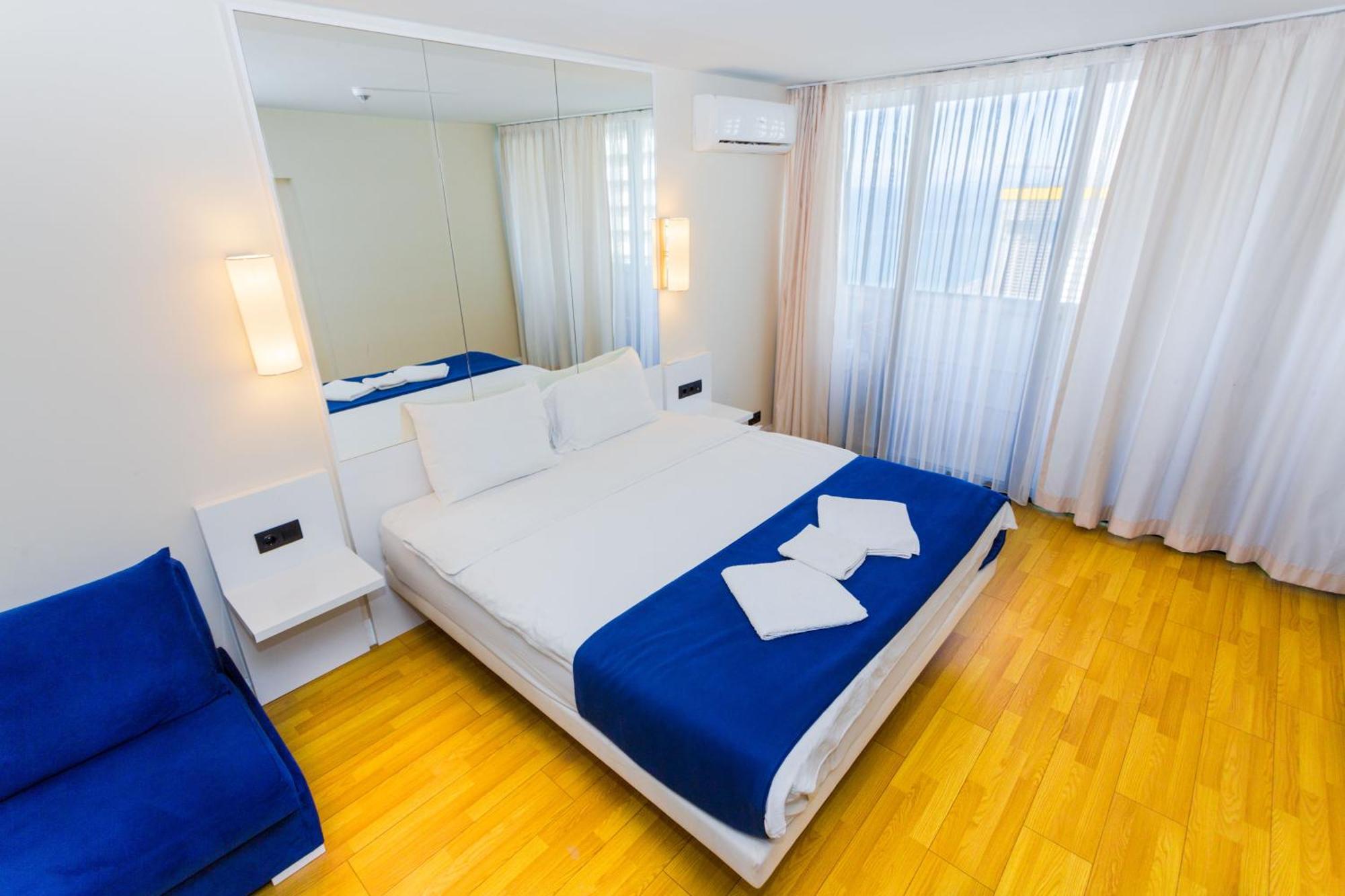 Best Location Apartments In Батумі Екстер'єр фото