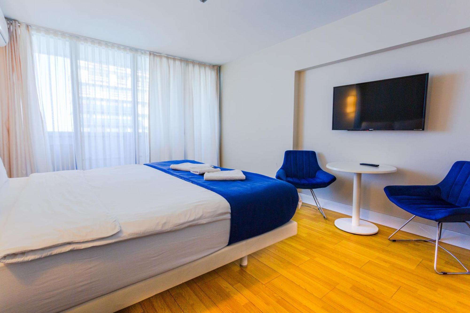 Best Location Apartments In Батумі Номер фото